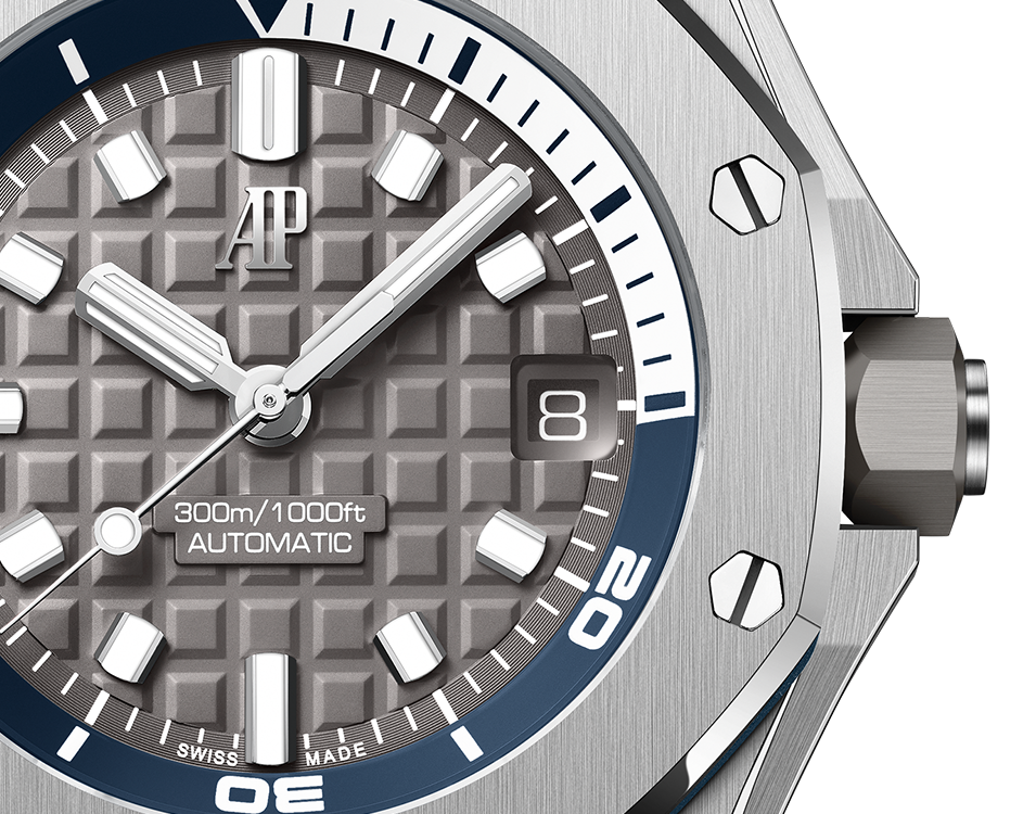 Grey Dial 42mm Dive Watch G247