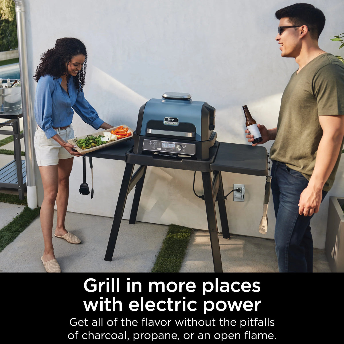 7-in-1 Outdoor Grill & Smoker R398828